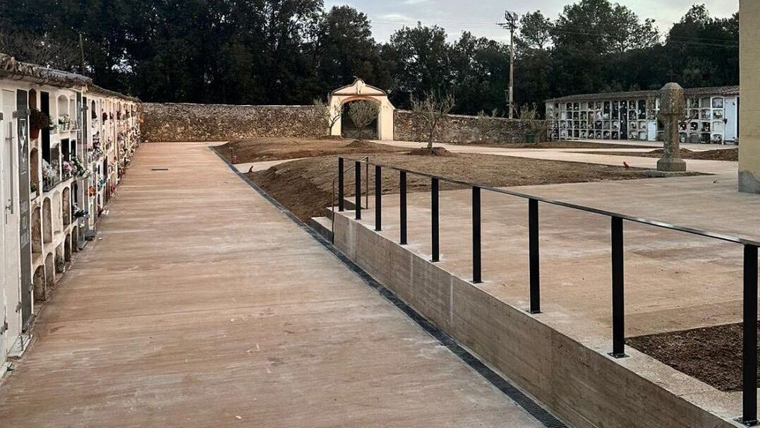 Serinyà ha millorat l'accessibilitat del cementiri. (F: Aj Serinyà)