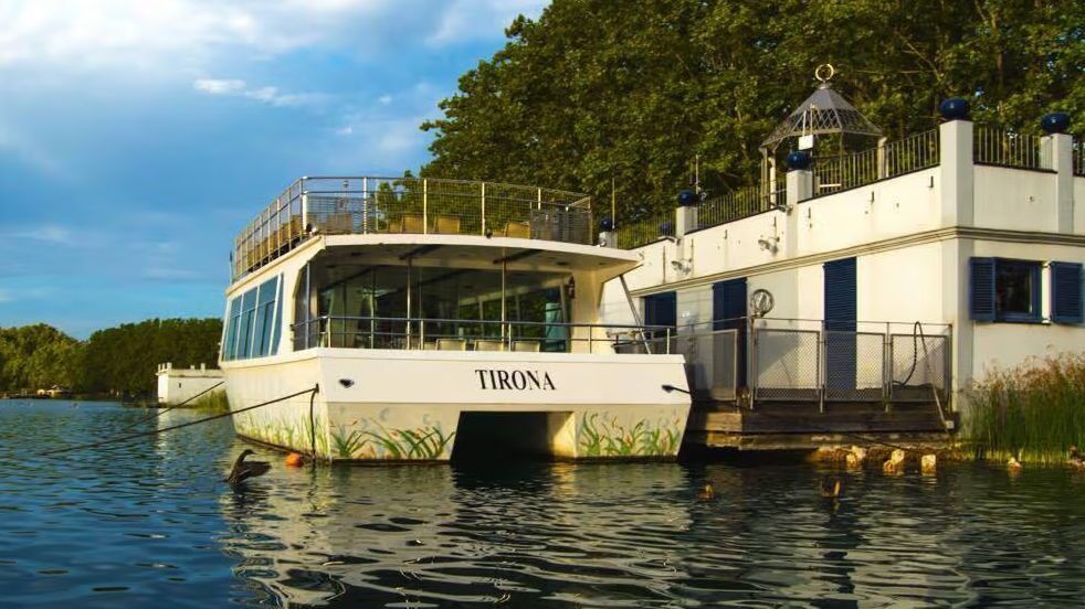 La barca Tirona està aturada des de fa mesos.